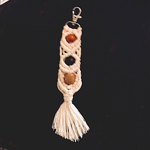 🆕BÖHÖ Macrame Knotted Ivory Lobster Swivel Keychain w/Wooden Beads Hand Crafted - Picture 8 of 16